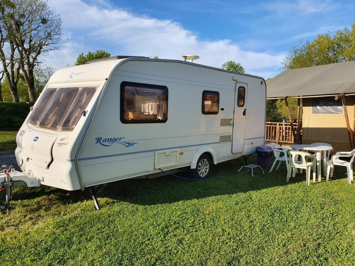 Camping Du Puy Rond Bressuire Bagian luar foto