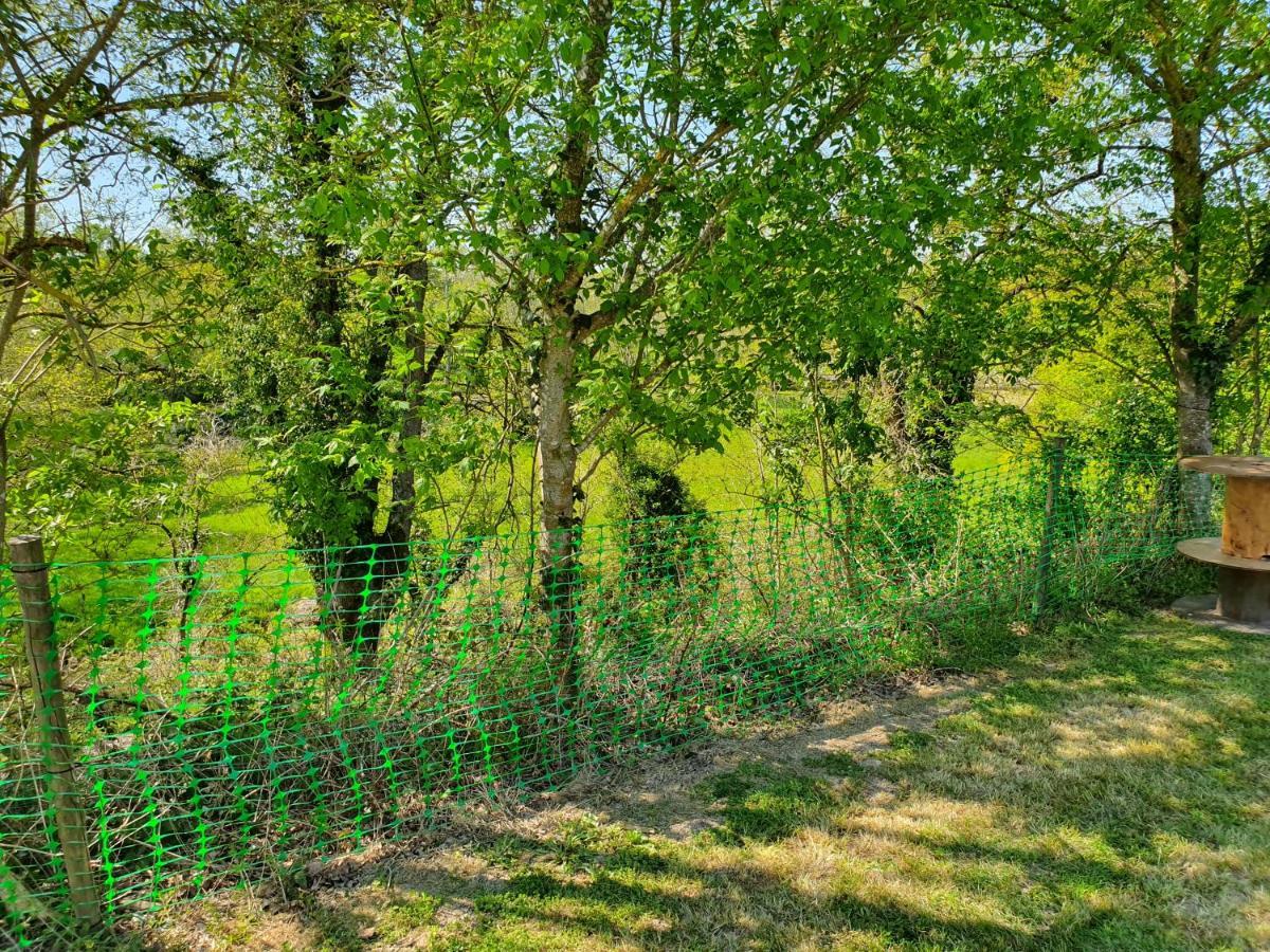 Camping Du Puy Rond Bressuire Bagian luar foto