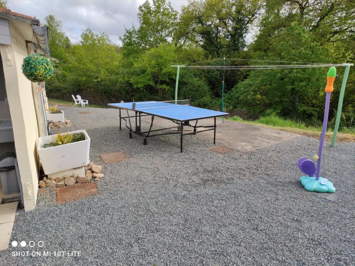 Camping Du Puy Rond Bressuire Bagian luar foto