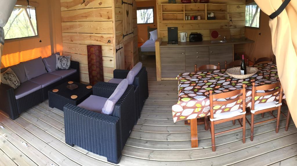 Camping Du Puy Rond Bressuire Bagian luar foto