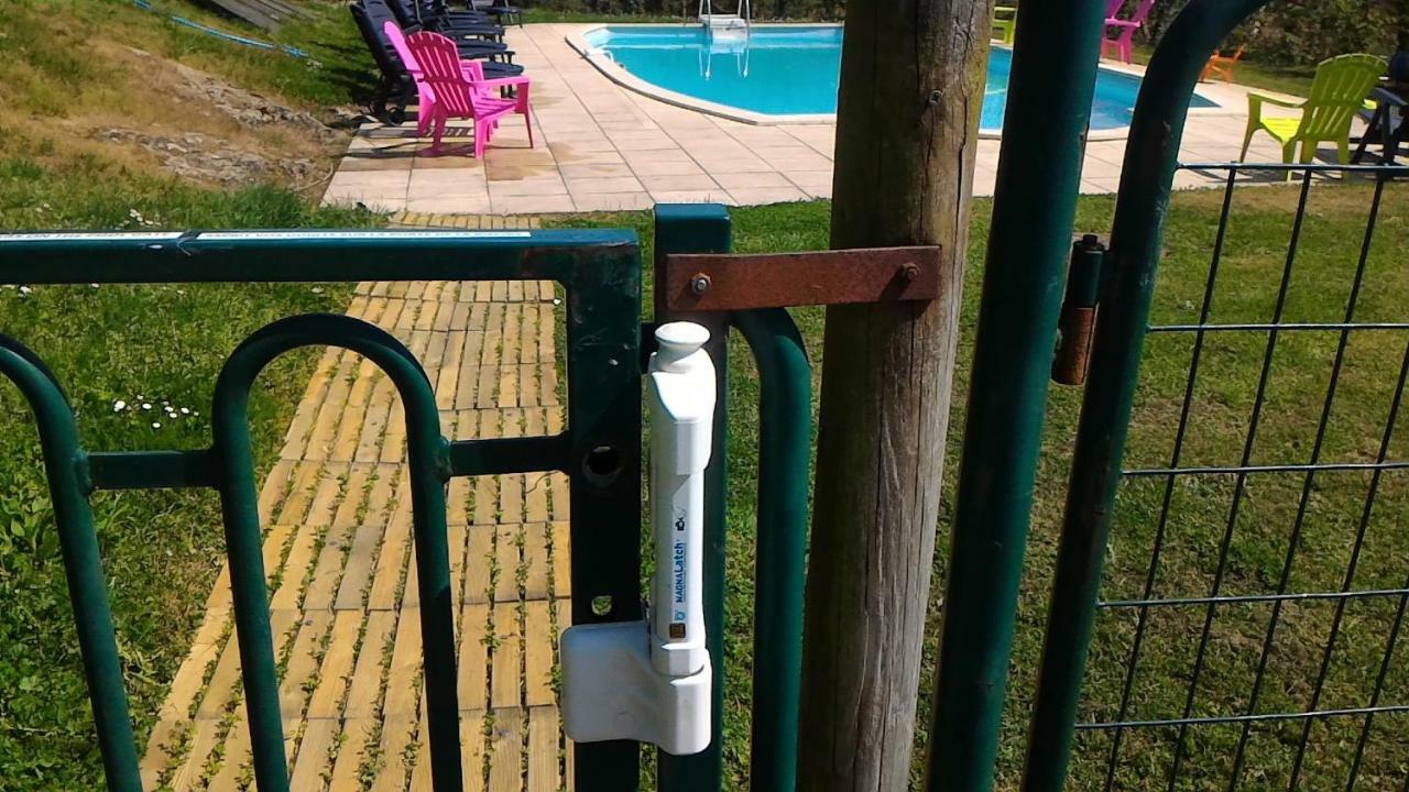 Camping Du Puy Rond Bressuire Bagian luar foto