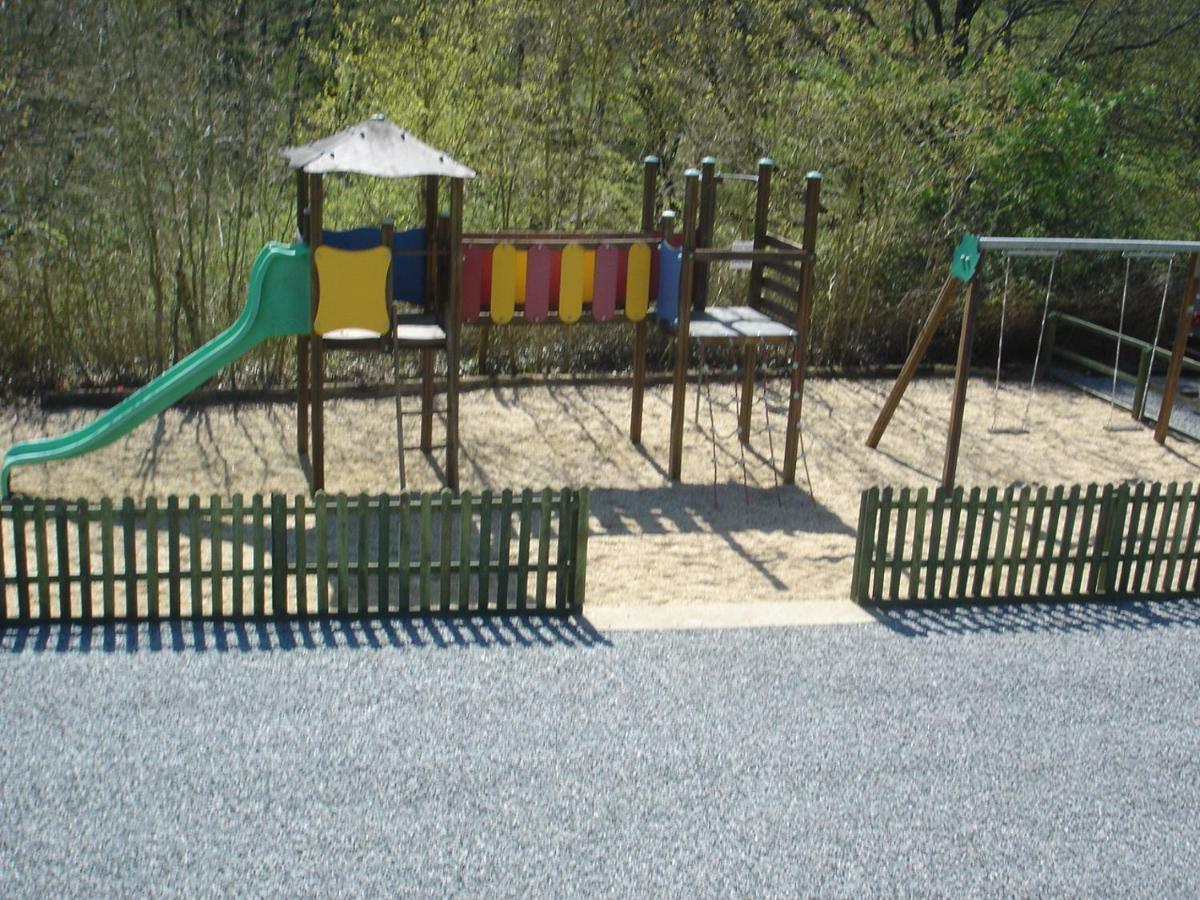 Camping Du Puy Rond Bressuire Bagian luar foto