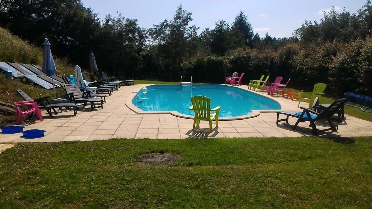 Camping Du Puy Rond Bressuire Bagian luar foto