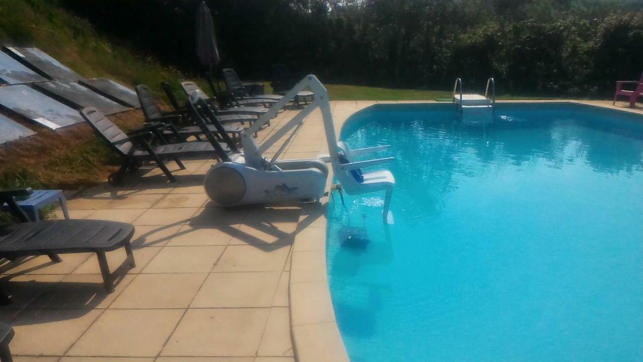 Camping Du Puy Rond Bressuire Bagian luar foto