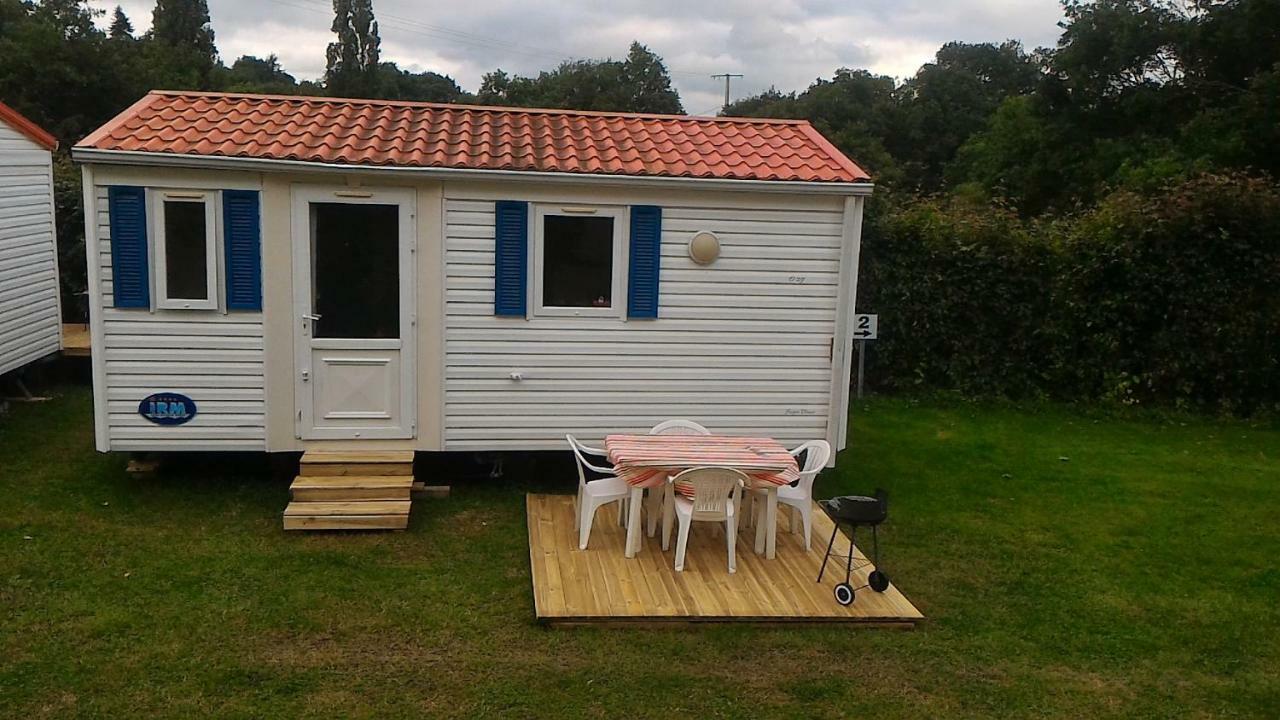 Camping Du Puy Rond Bressuire Bagian luar foto