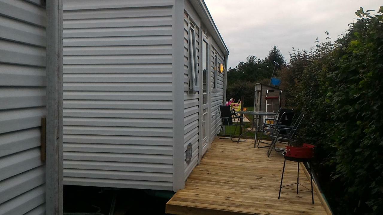 Camping Du Puy Rond Bressuire Bagian luar foto