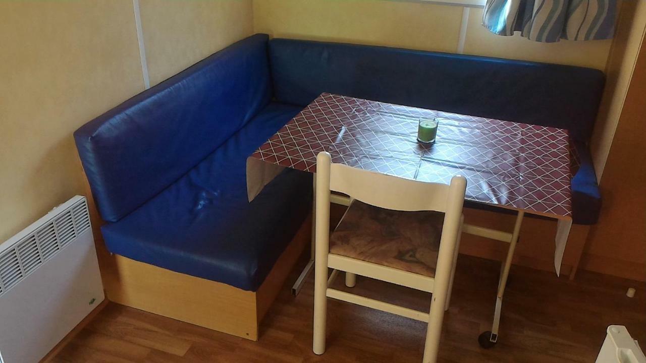 Camping Du Puy Rond Bressuire Bagian luar foto