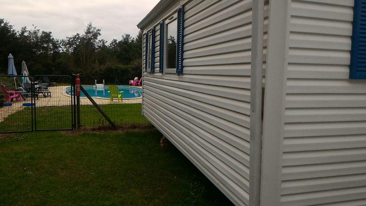 Camping Du Puy Rond Bressuire Bagian luar foto