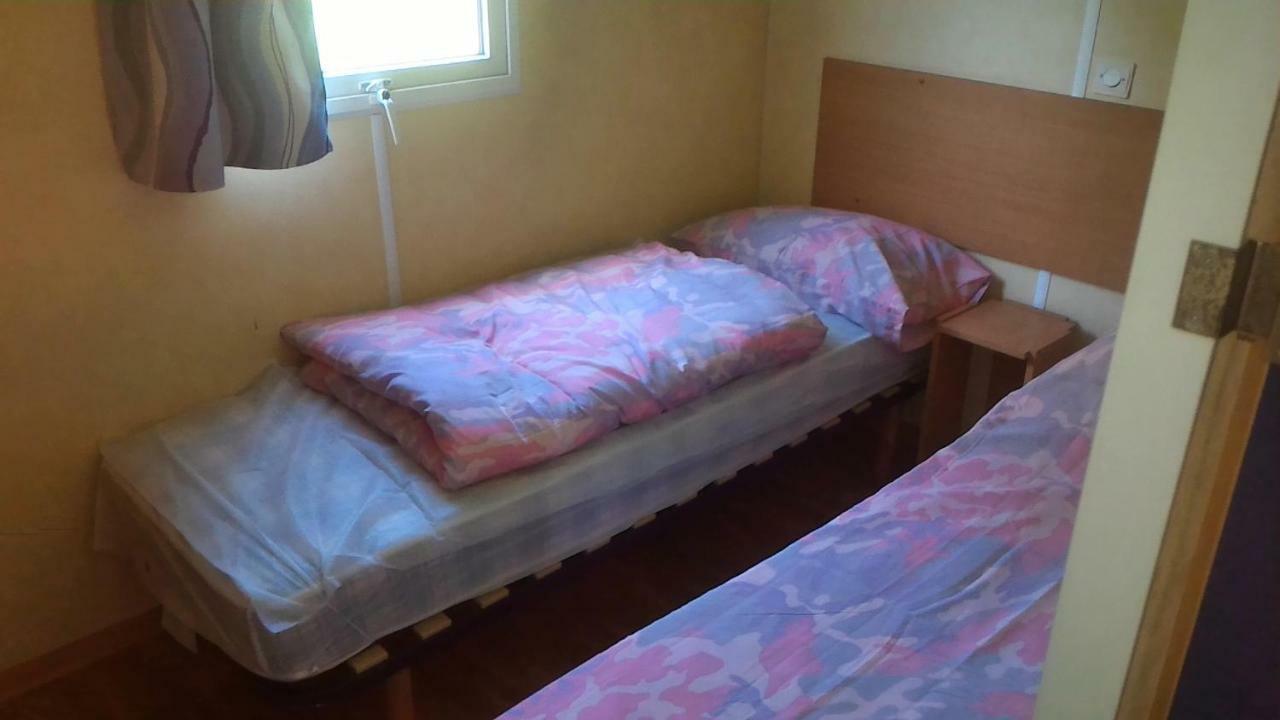 Camping Du Puy Rond Bressuire Bagian luar foto