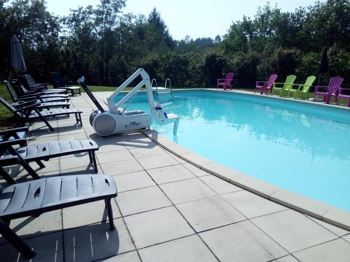 Camping Du Puy Rond Bressuire Bagian luar foto