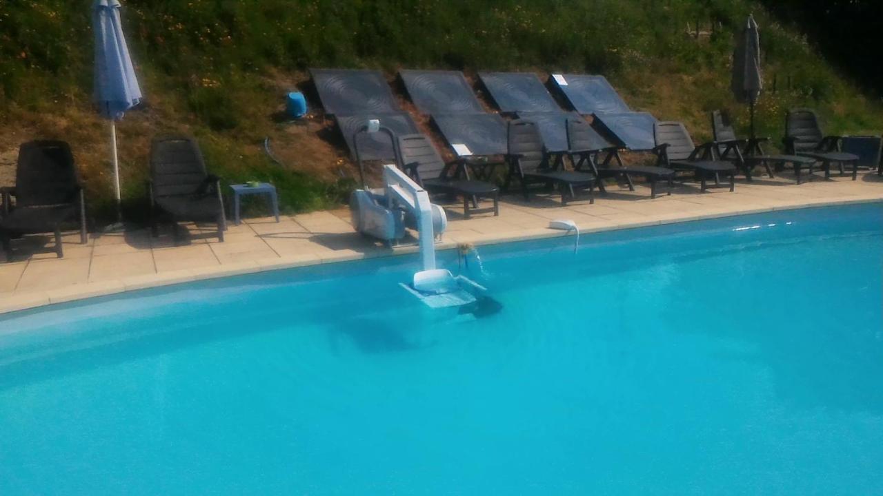 Camping Du Puy Rond Bressuire Bagian luar foto